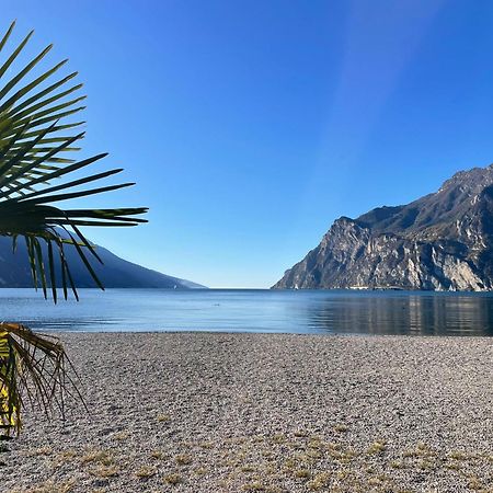 La Bougainville - Luxury Apartment Torbole Sul Garda Exteriör bild