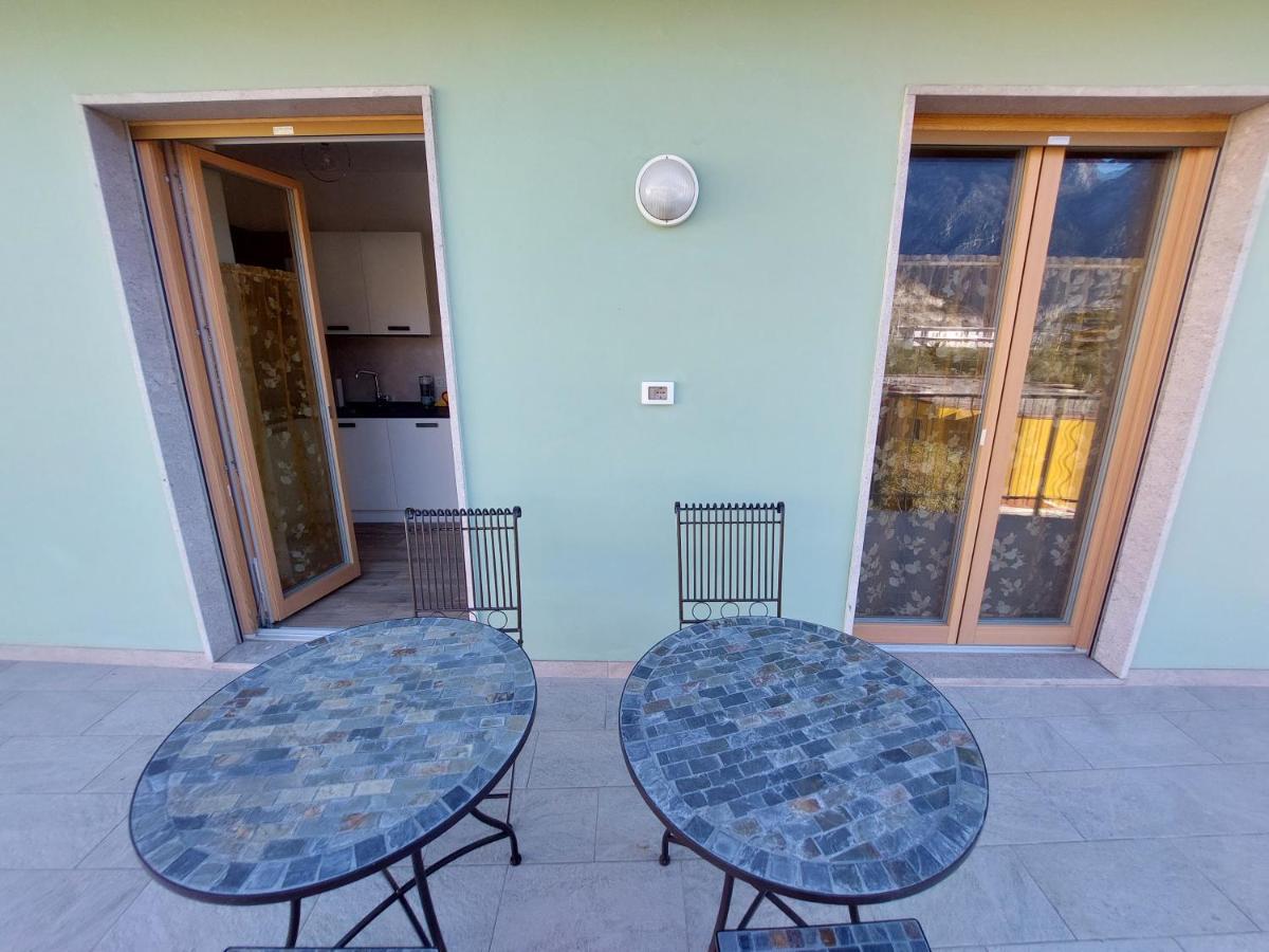 La Bougainville - Luxury Apartment Torbole Sul Garda Exteriör bild