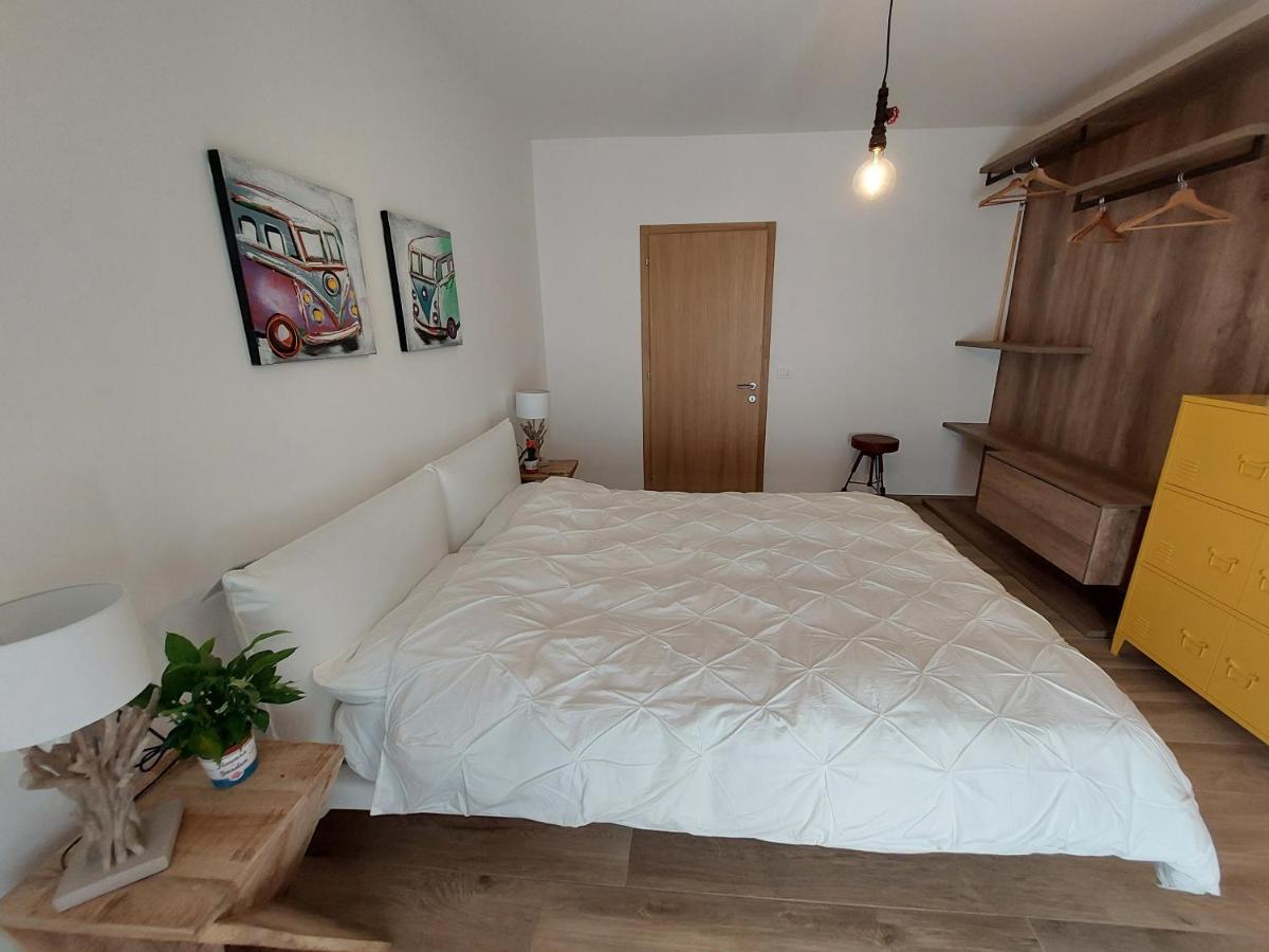 La Bougainville - Luxury Apartment Torbole Sul Garda Exteriör bild