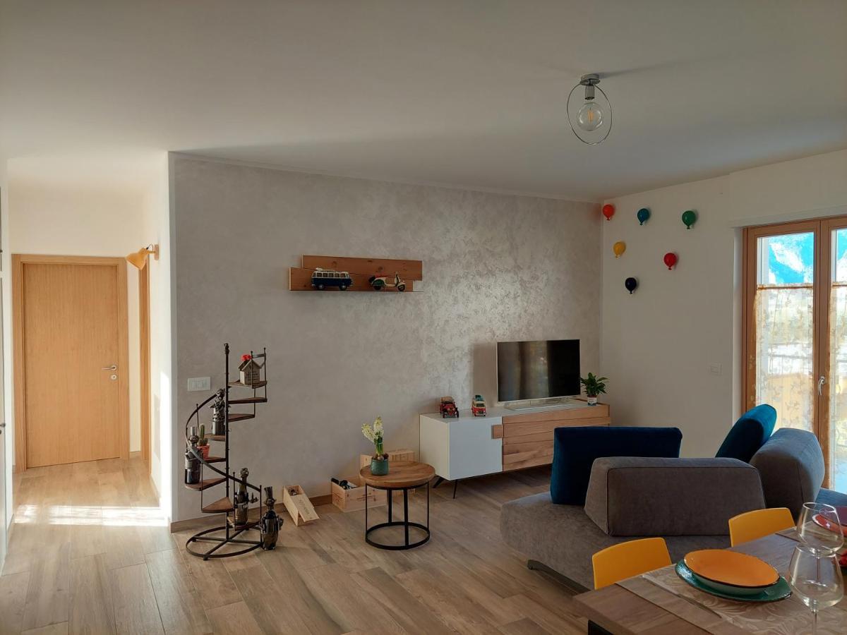 La Bougainville - Luxury Apartment Torbole Sul Garda Exteriör bild