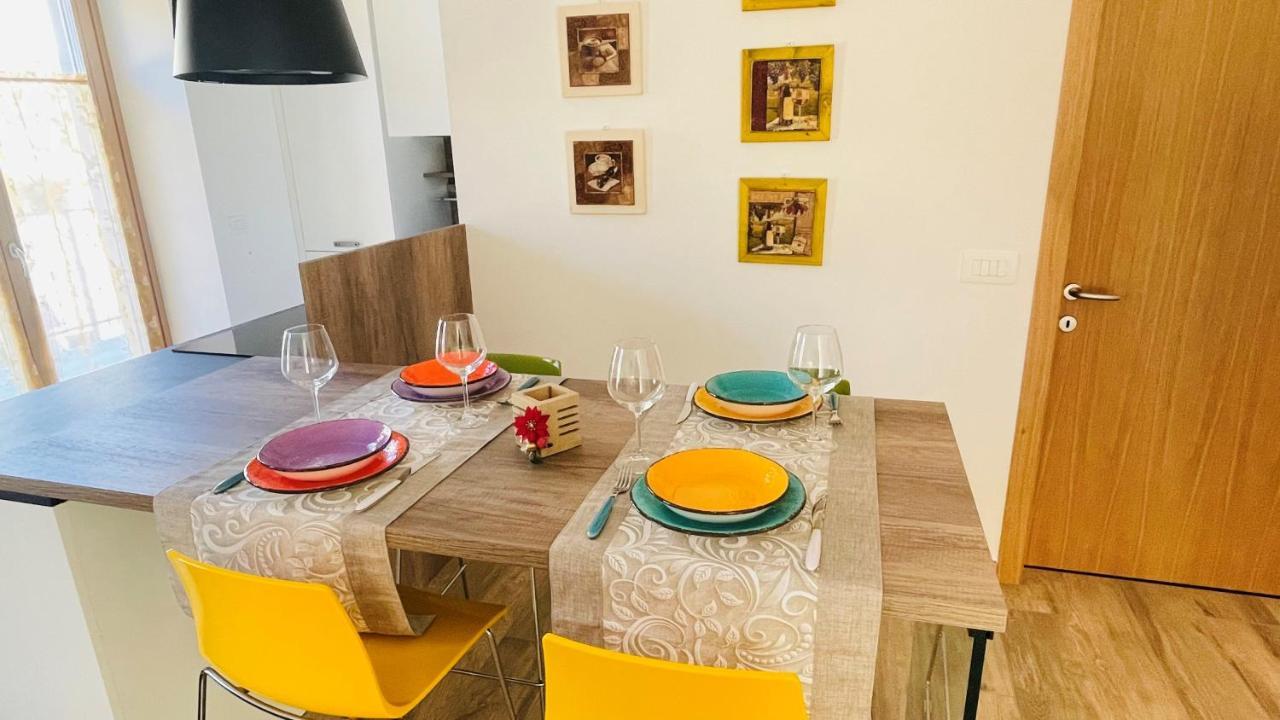 La Bougainville - Luxury Apartment Torbole Sul Garda Exteriör bild