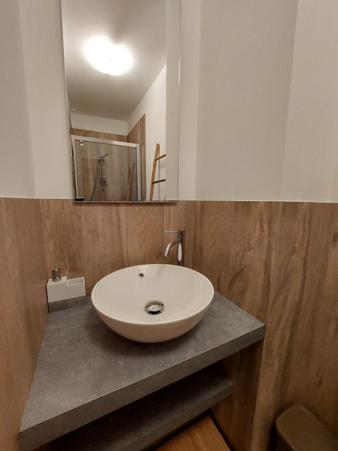 La Bougainville - Luxury Apartment Torbole Sul Garda Exteriör bild