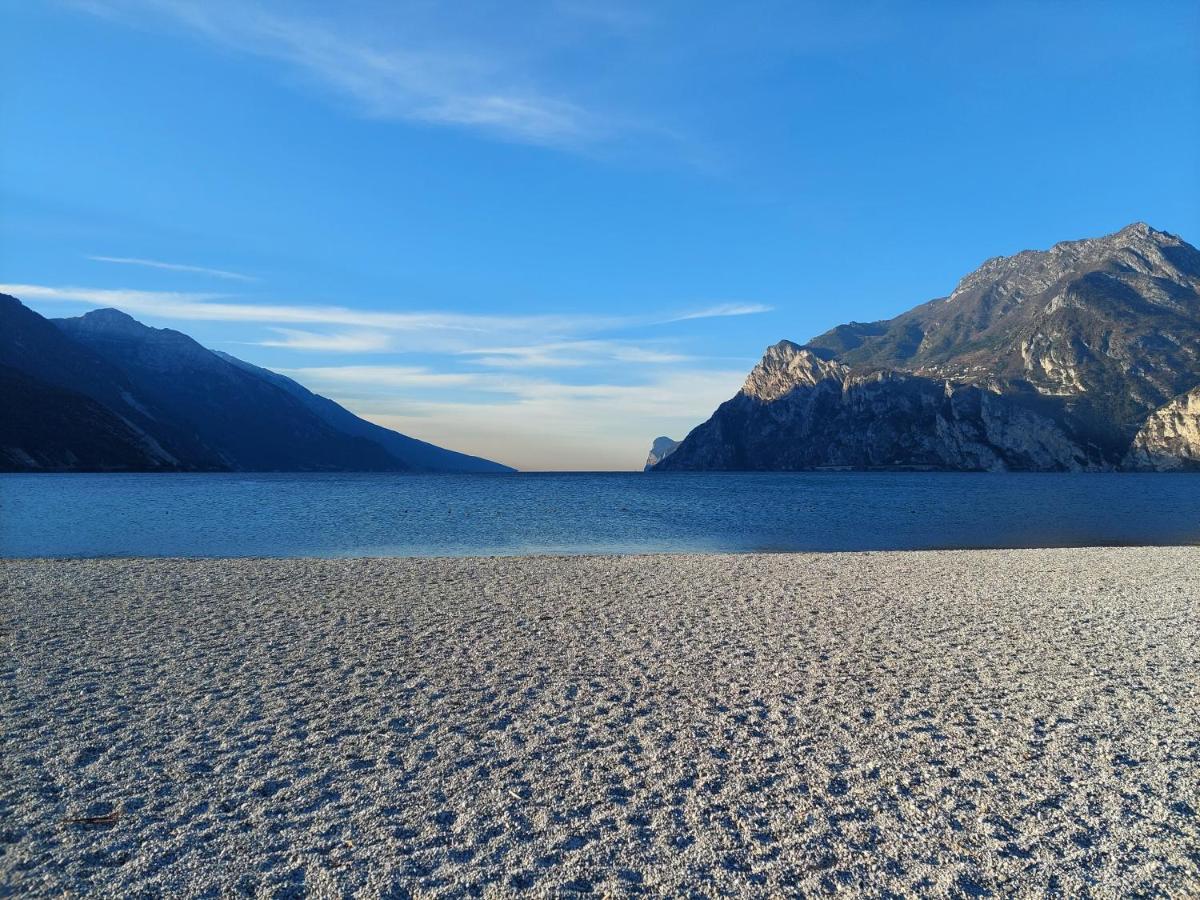 La Bougainville - Luxury Apartment Torbole Sul Garda Exteriör bild