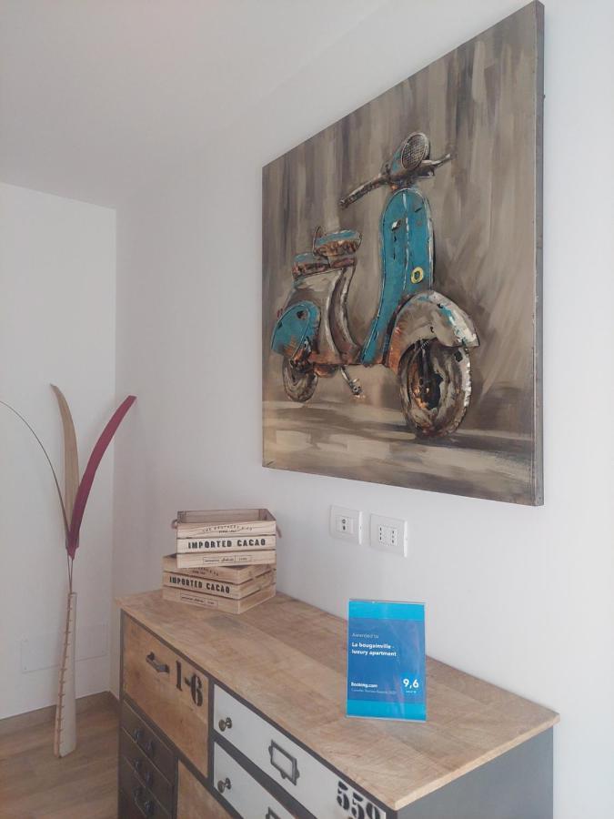 La Bougainville - Luxury Apartment Torbole Sul Garda Exteriör bild